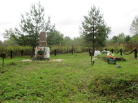 Братская могила д. Куклино, юго-западная окраина. 
